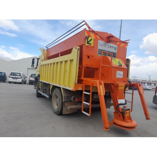 ELEKTRİKLİ TUZ SERPME MAKİNESİ / 7M3 / UZAKTAN KUMANDALI