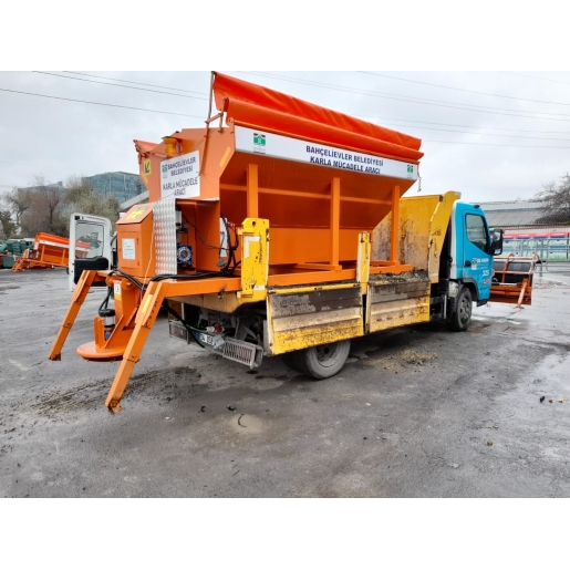 ELEKTRİKLİ TUZ SERPME MAKİNESİ / 7M3 / UZAKTAN KUMANDALI