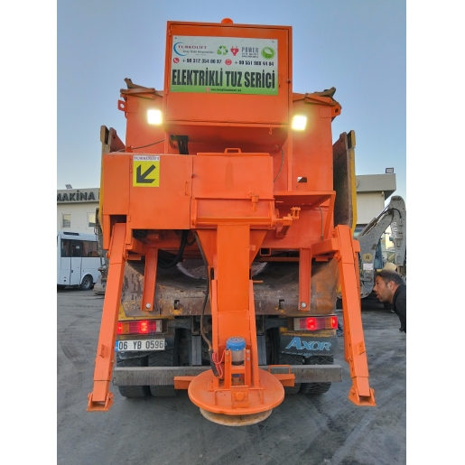 ELEKTRİKLİ TUZ SERPME MAKİNESİ / 7M3 / UZAKTAN KUMANDALI
