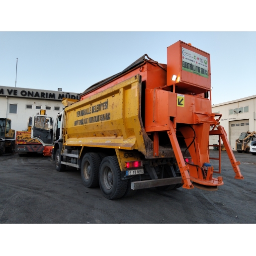 ELEKTRİKLİ TUZ SERPME MAKİNESİ / 7M3 / UZAKTAN KUMANDALI
