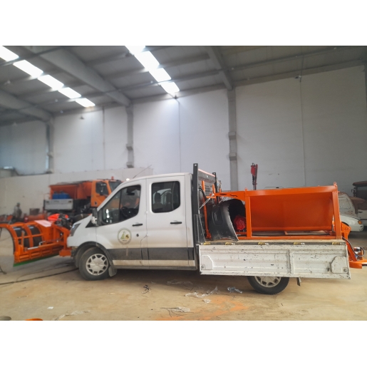 KAMYONET ÜZERİ TUZ SERPME MAKİNESİ 1.2 M3 / ELEKTRİKLİ / UZAKTAN KUMANDALI / 