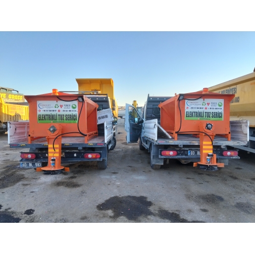 KAMYONET ÜZERİ TUZ SERPME MAKİNESİ 1.2 M3 / ELEKTRİKLİ / UZAKTAN KUMANDALI / 