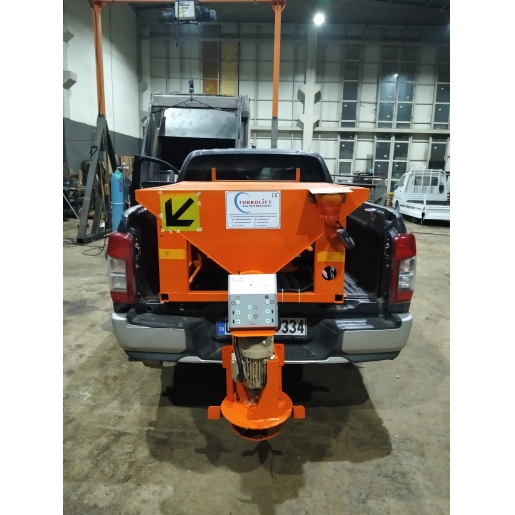 KAMYONET ÜZERİ TUZ SERPME MAKİNESİ 1.2 M3 / ELEKTRİKLİ / UZAKTAN KUMANDALI / 