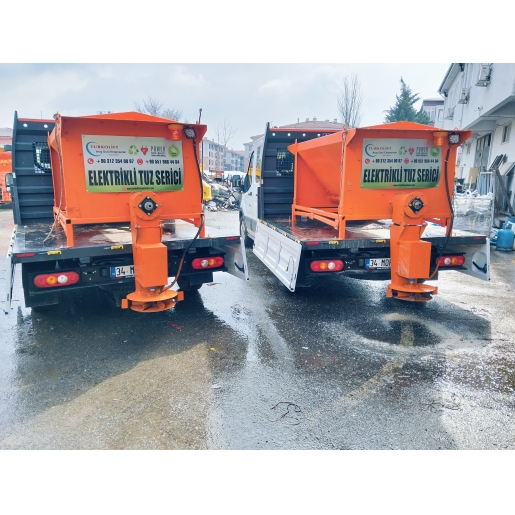 Tuz Serpme Makinesi / Uzaktan Kumandalı / Elektrikli / Kamyonet - Pikap Üzeri Monteli.