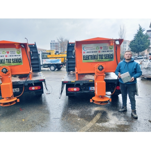 Tuz Serpme Makinesi / Uzaktan Kumandalı / Elektrikli / Kamyonet - Pikap Üzeri Monteli.
