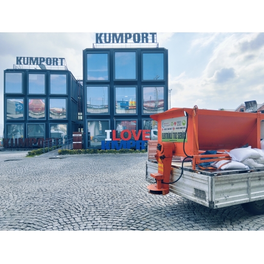 Tuz Serpme Makinesi / Uzaktan Kumandalı / Elektrikli / Kamyonet - Pikap Üzeri Monteli.