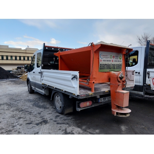 KAMYONET ÜZERİ TUZ SERPME MAKİNESİ 1.2 M3 / ELEKTRİKLİ / UZAKTAN KUMANDALI / 