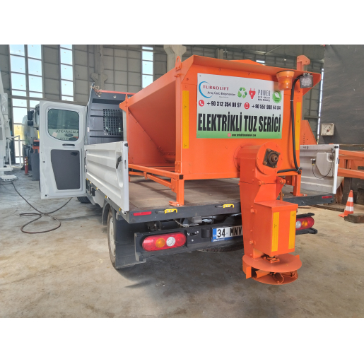 KAMYONET ÜZERİ TUZ SERPME MAKİNESİ 1.2 M3 / ELEKTRİKLİ / UZAKTAN KUMANDALI / 