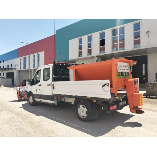 KAMYONET ÜZERİ TUZ SERPME MAKİNESİ 1.2 M3 / ELEKTRİKLİ / UZAKTAN KUMANDALI / 